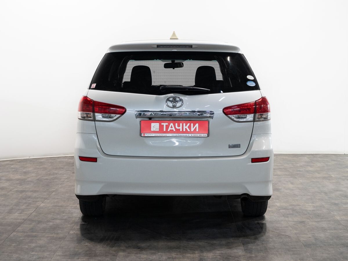 Toyota Wish 2011 - фото автомобиля