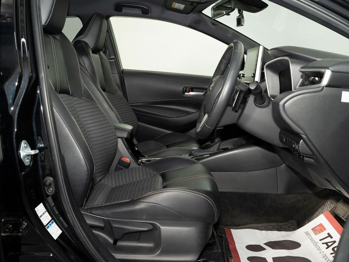 Toyota Corolla 2020 - фото автомобиля