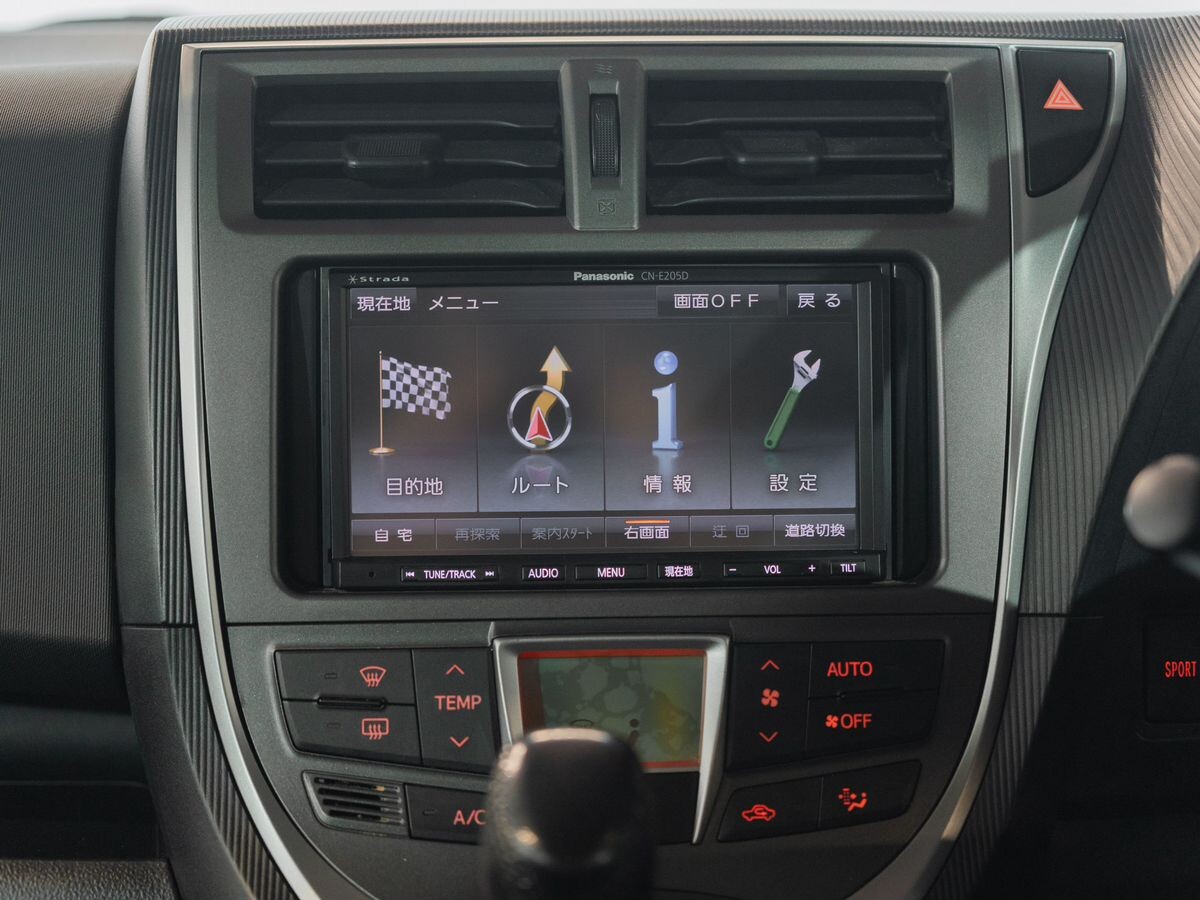 Toyota Ractis 2012 - фото автомобиля