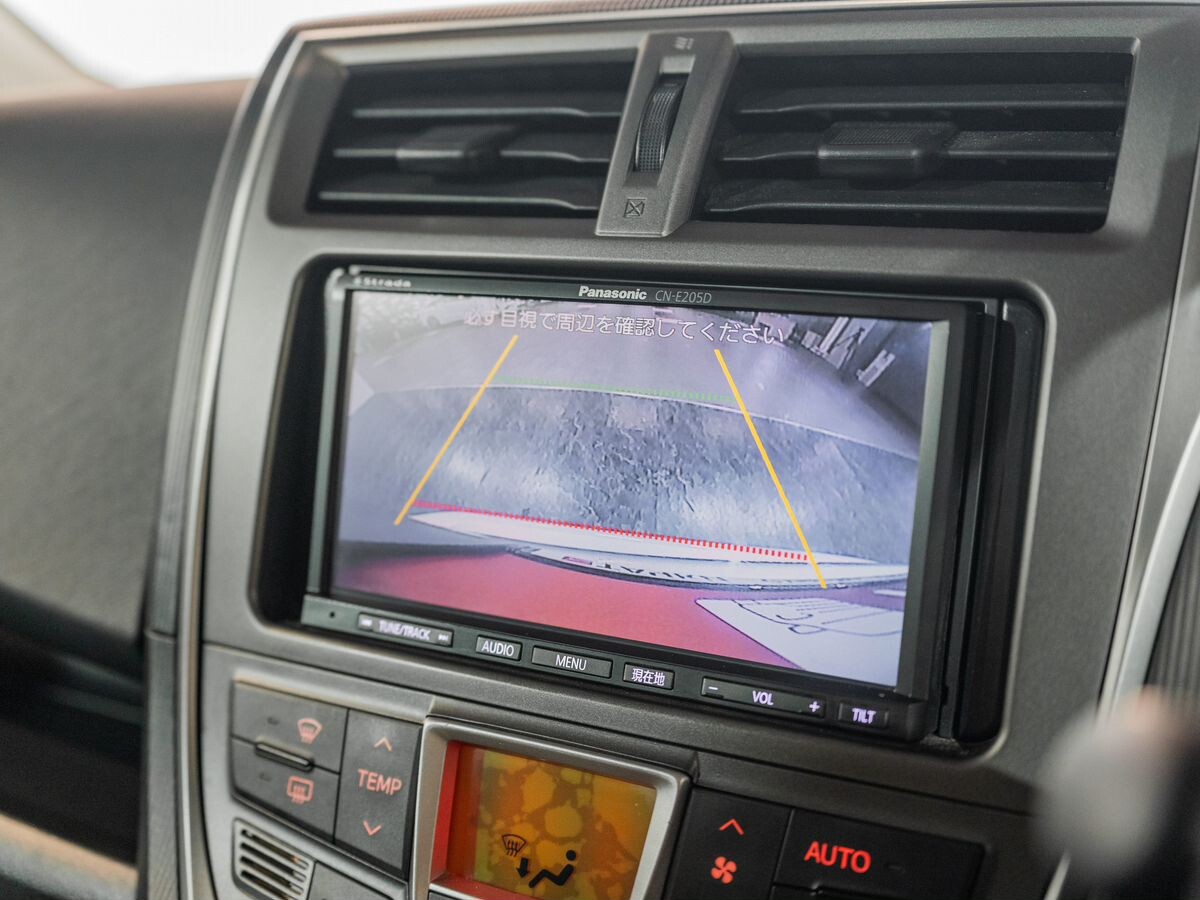 Toyota Ractis 2012 - фото автомобиля