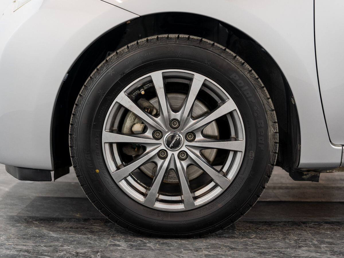 Toyota Ractis 2012 - фото автомобиля
