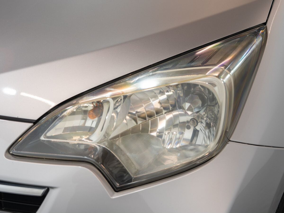 Toyota Ractis 2012 - фото автомобиля