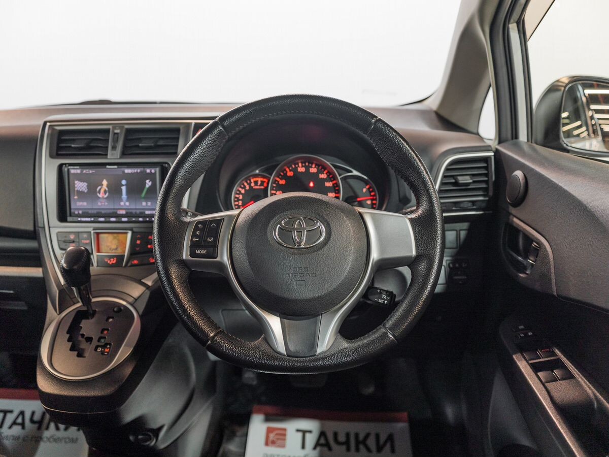 Toyota Ractis 2012 - фото автомобиля