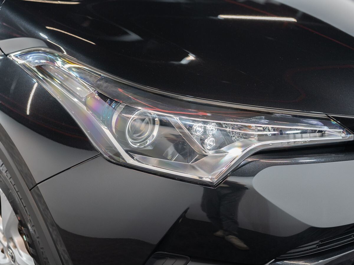 Toyota C-HR 2019 - фото автомобиля