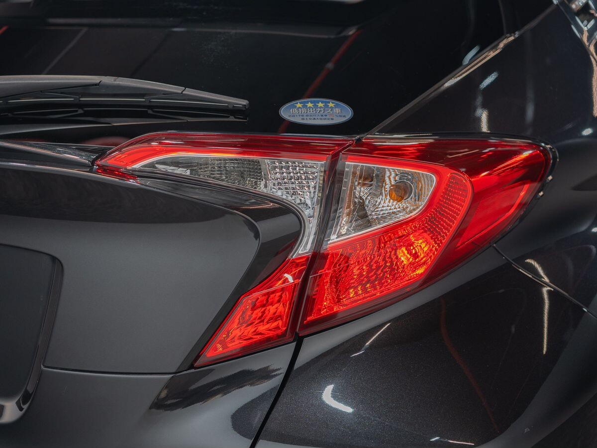Toyota C-HR 2019 - фото автомобиля
