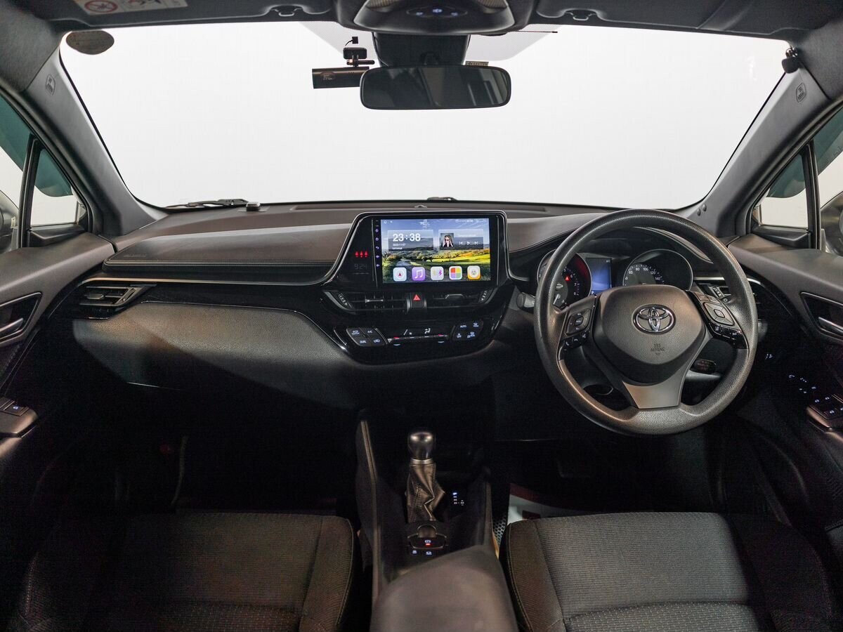 Toyota C-HR 2019 - фото автомобиля