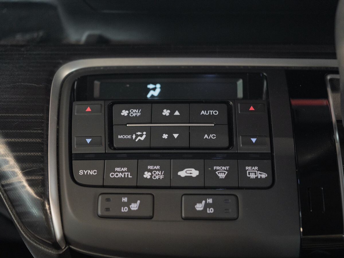Honda Stepwgn 2016 - фото автомобиля