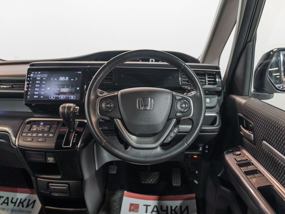 Honda Stepwgn 2016 - фото автомобиля