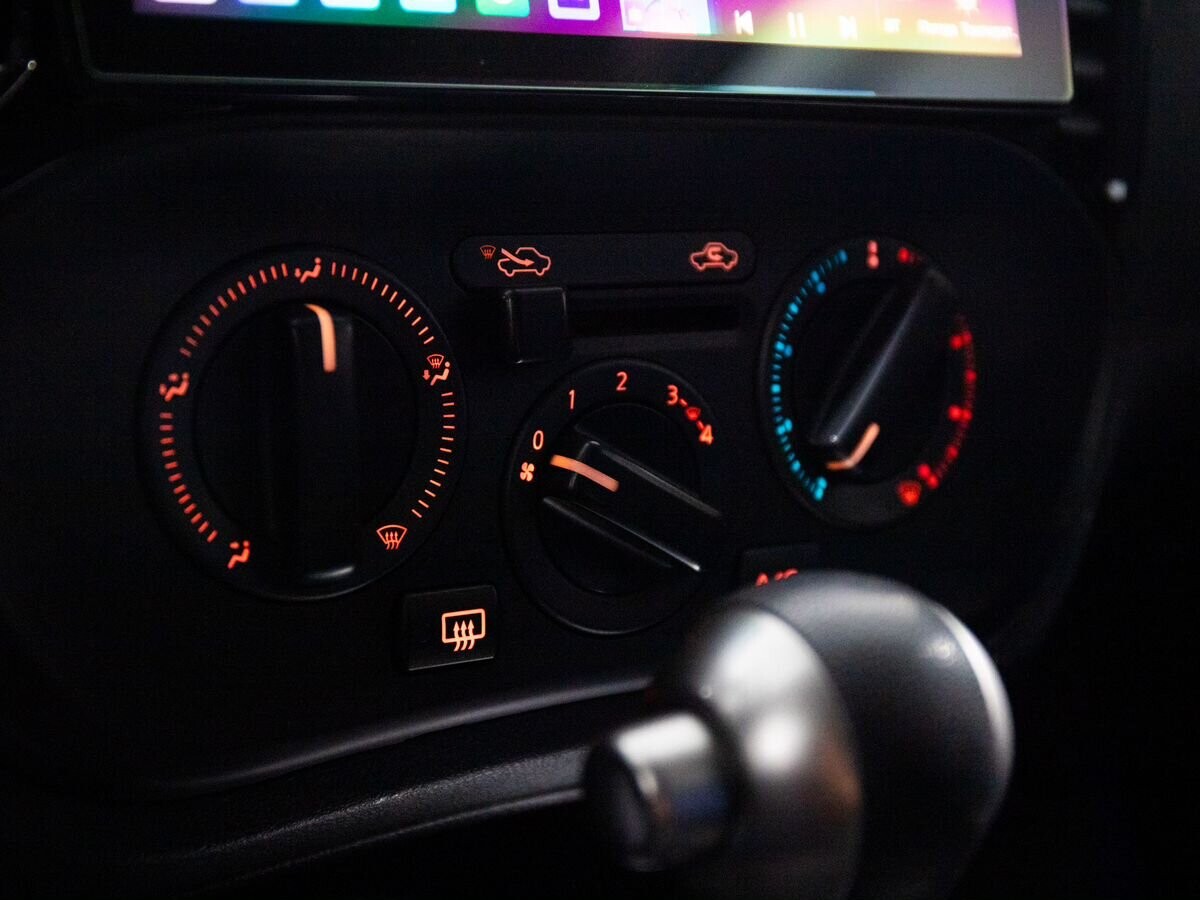 Nissan Juke 2013 - фото автомобиля