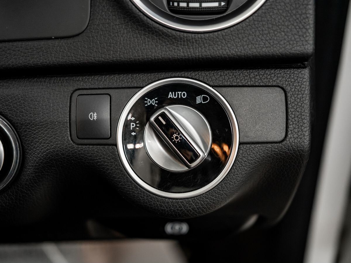 Mercedes-Benz C-Class 2012 - фото автомобиля