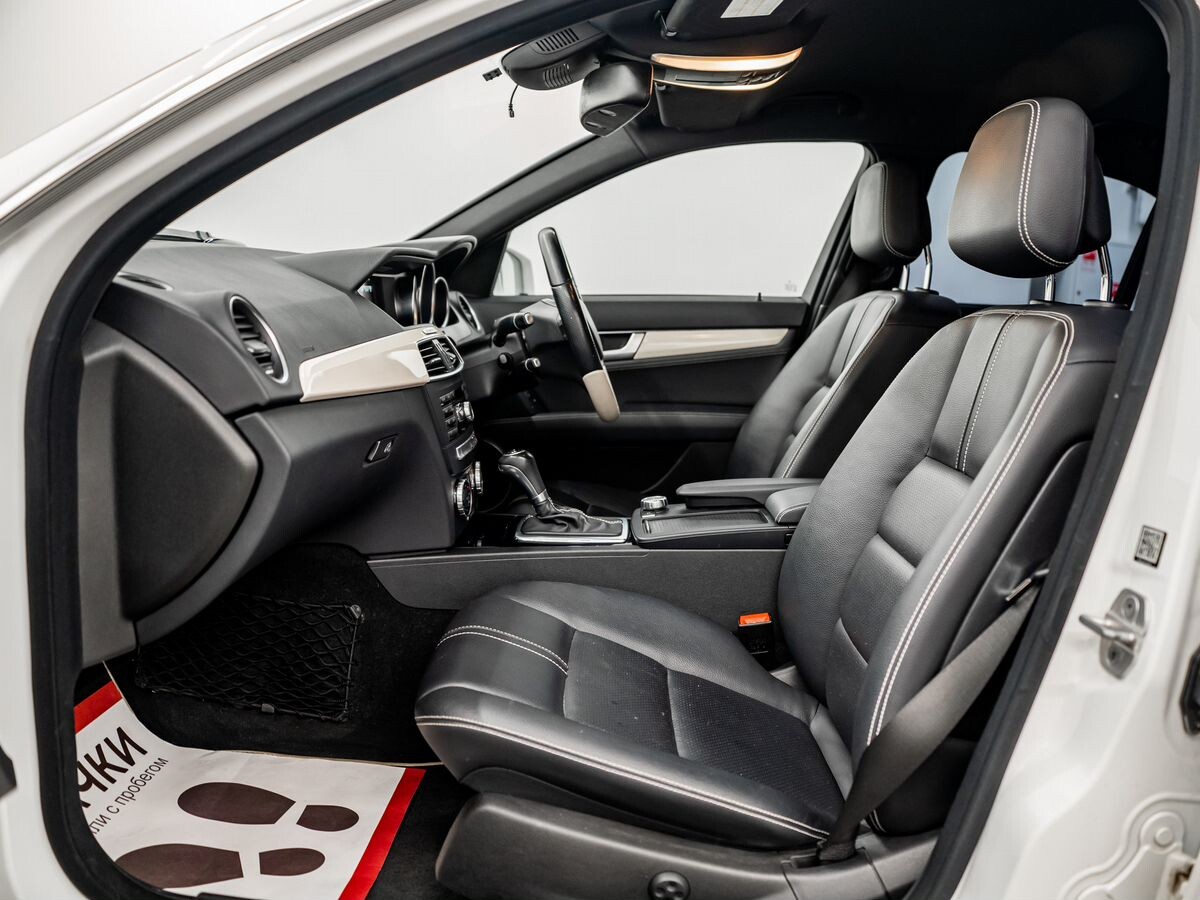 Mercedes-Benz C-Class 2012 - фото автомобиля