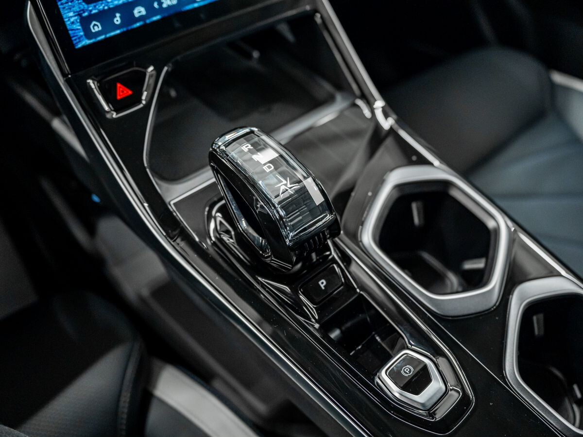 Geely Atlas 2023 - фото автомобиля
