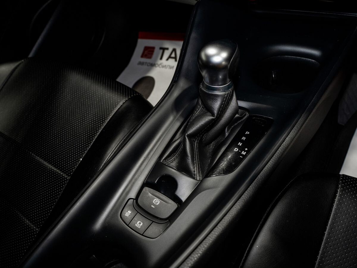 Toyota C-HR 2022 - фото автомобиля