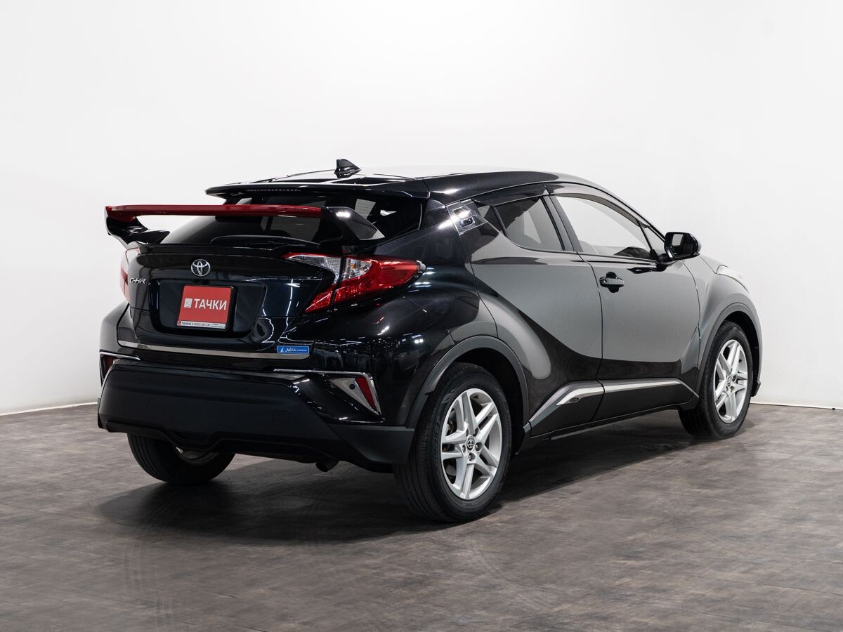 Toyota C-HR 2022 - фото автомобиля