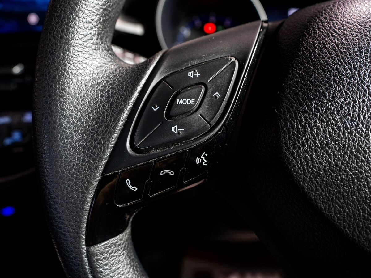 Toyota C-HR 2022 - фото автомобиля