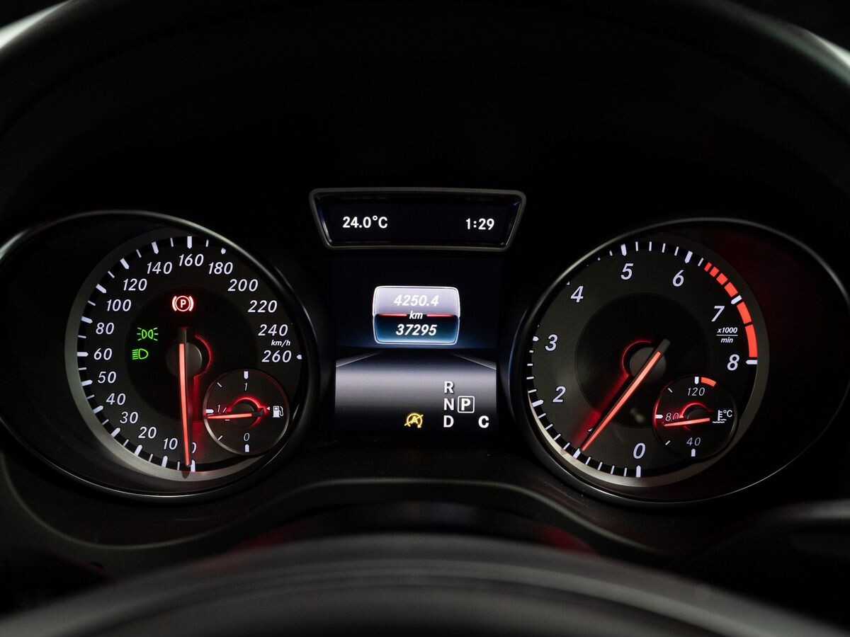 Mercedes-Benz GLA-Class 2015 - фото автомобиля