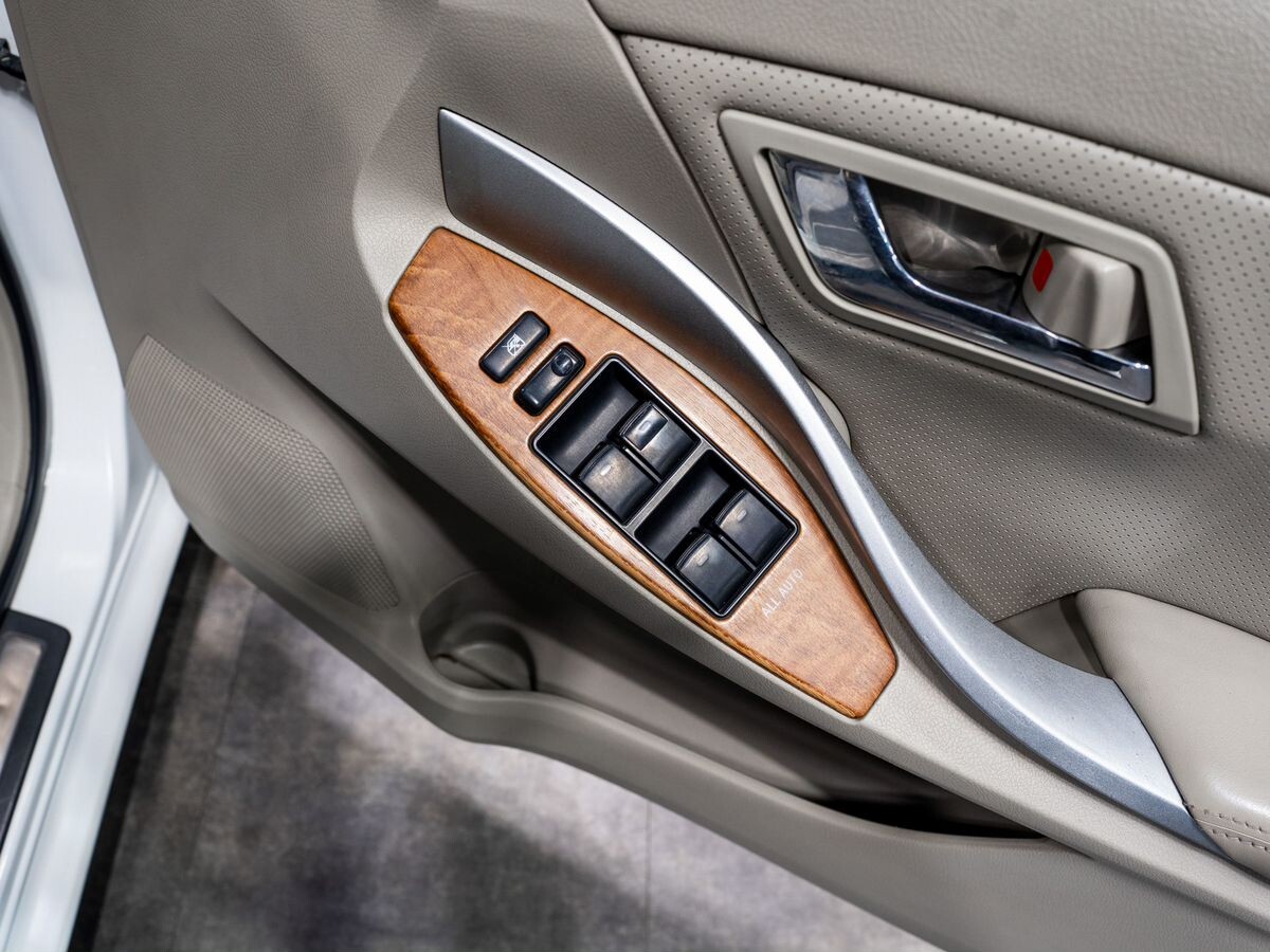 Toyota Premio 2010 - фото автомобиля