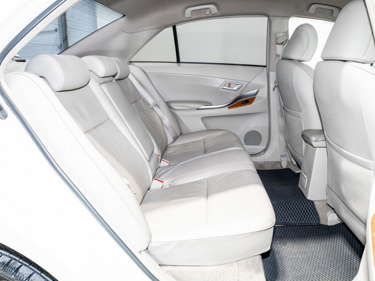 Toyota Premio 2010 - фото автомобиля