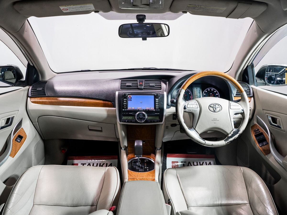 Toyota Premio 2010 - фото автомобиля