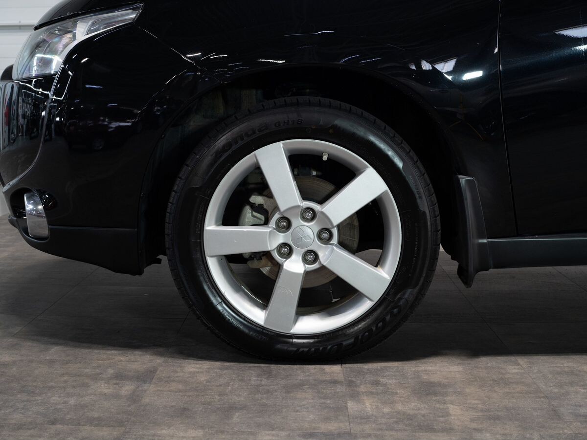 Mitsubishi Outlander 2012 - фото автомобиля