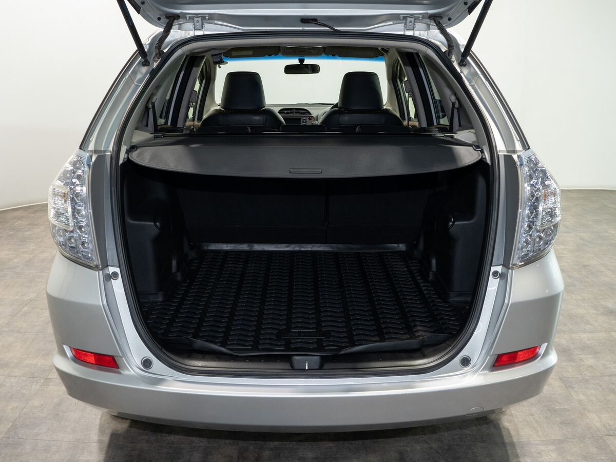 Honda Fit Shuttle 2012 - фото автомобиля