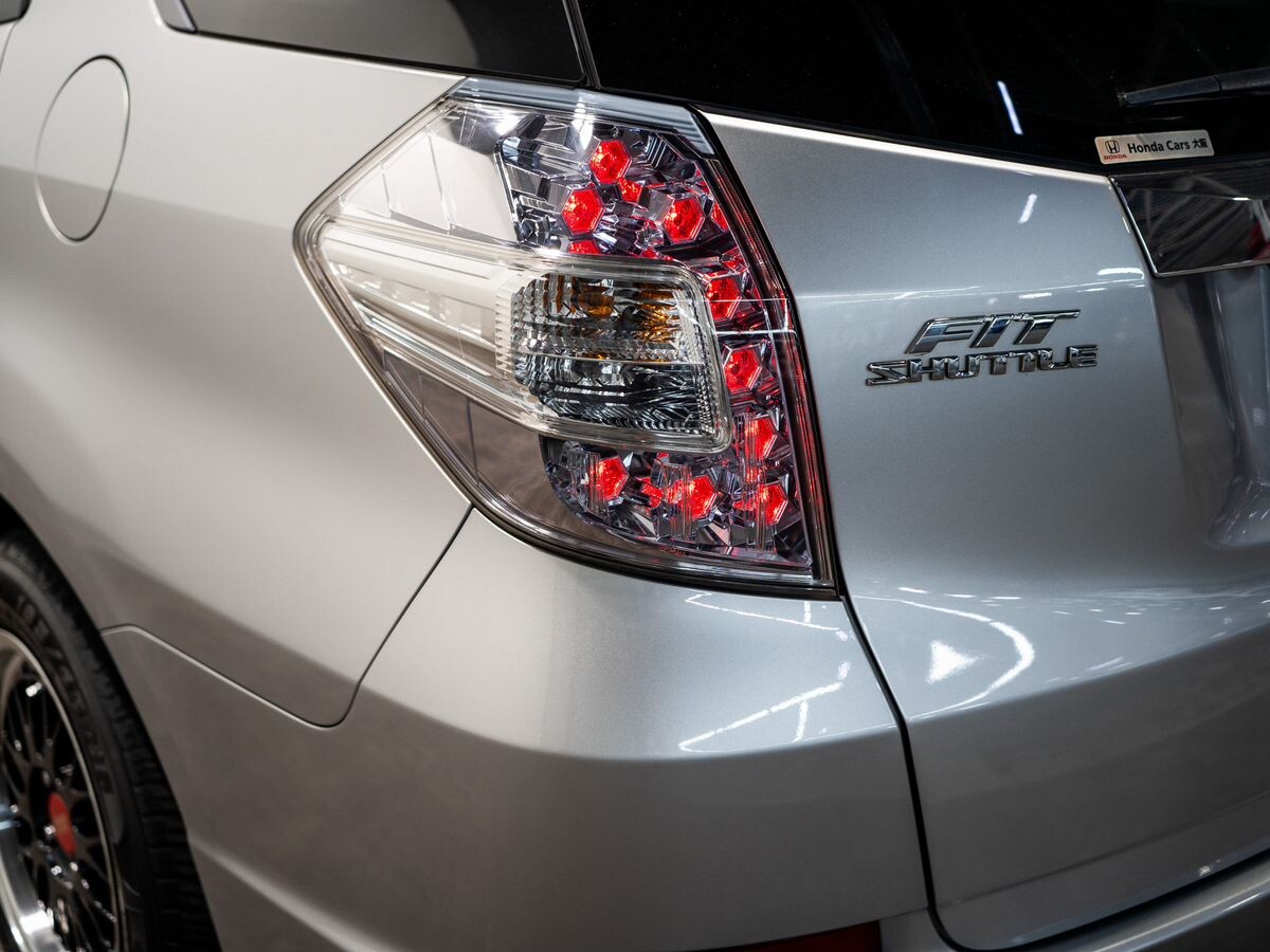 Honda Fit Shuttle 2012 - фото автомобиля