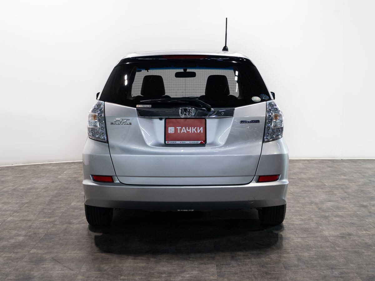 Honda Fit Shuttle 2012 - фото автомобиля