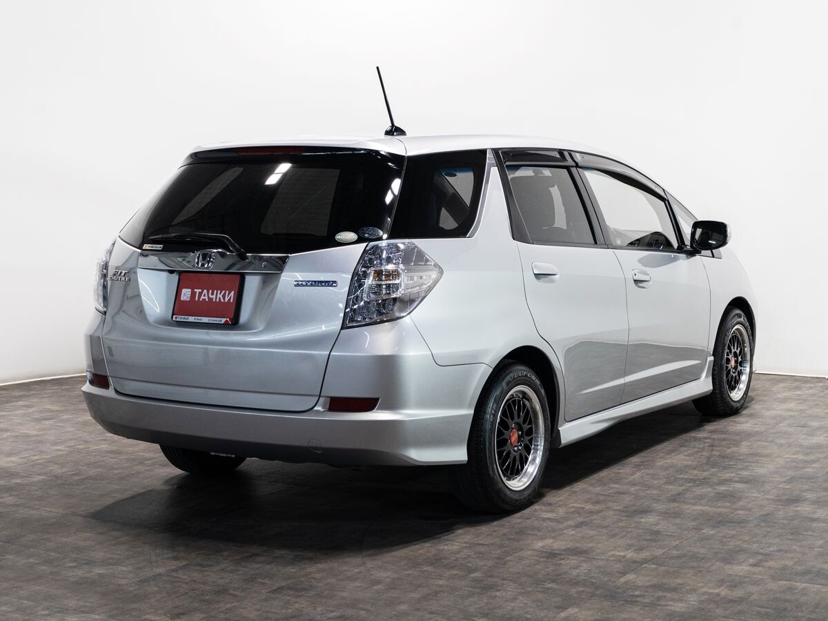 Honda Fit Shuttle 2012 - фото автомобиля