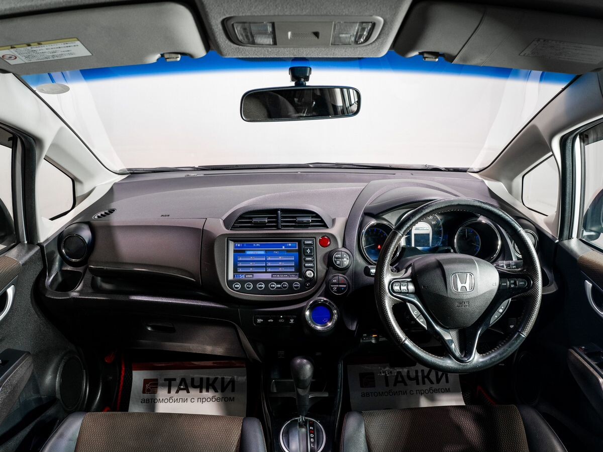 Honda Fit Shuttle 2012 - фото автомобиля