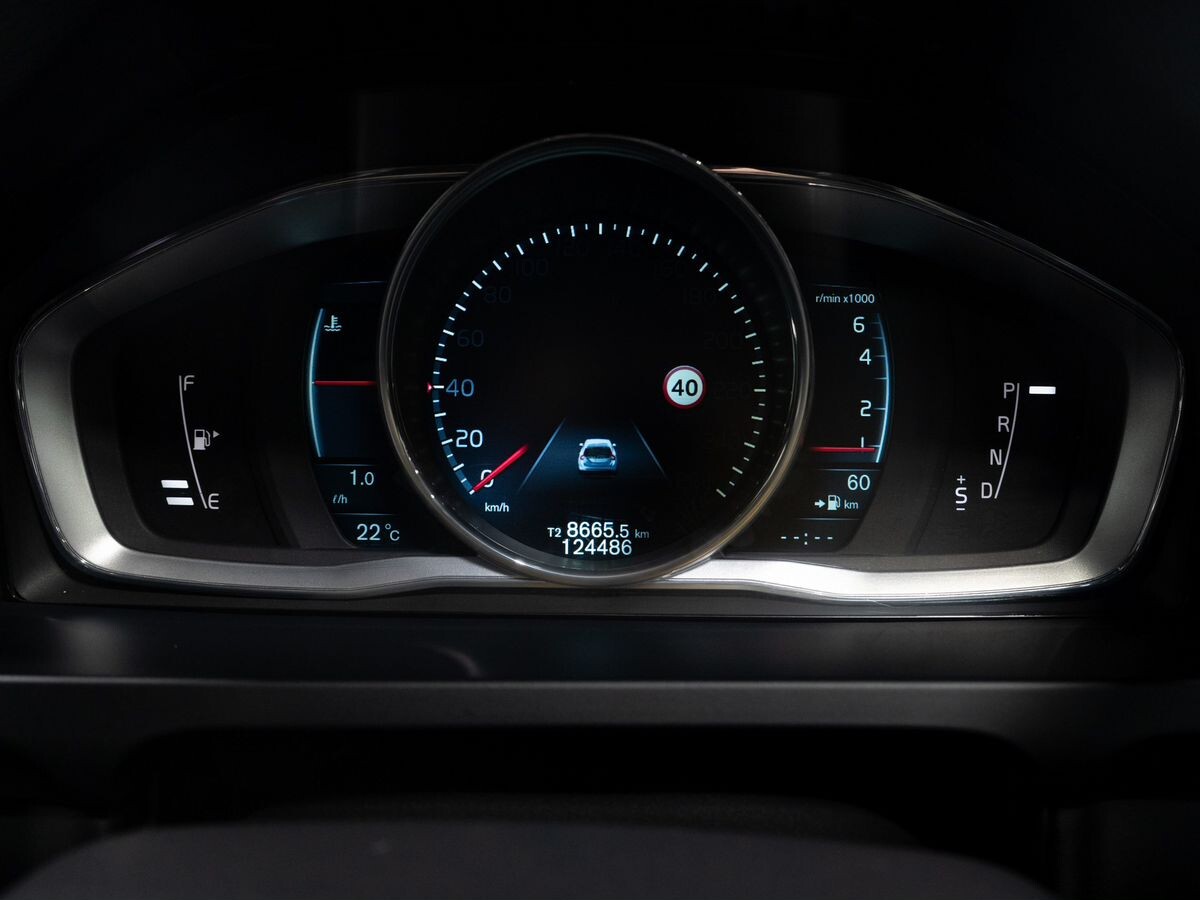 Volvo V60 2013 - фото автомобиля