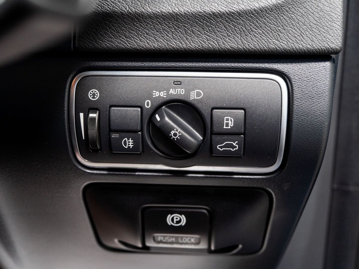 Volvo V60 2013 - фото автомобиля