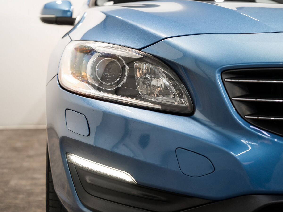 Volvo V60 2013 - фото автомобиля