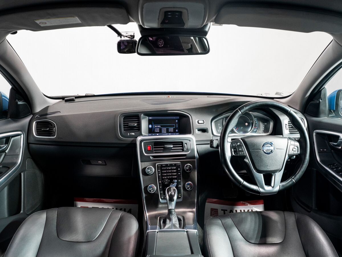 Volvo V60 2013 - фото автомобиля