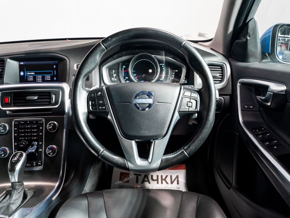 Volvo V60 2013 - фото автомобиля