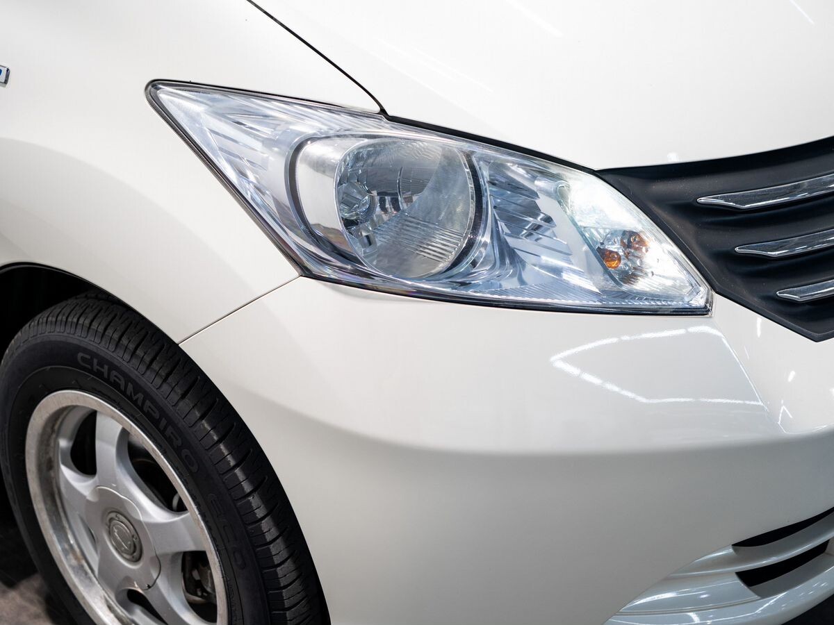 Honda Freed 2012 - фото автомобиля