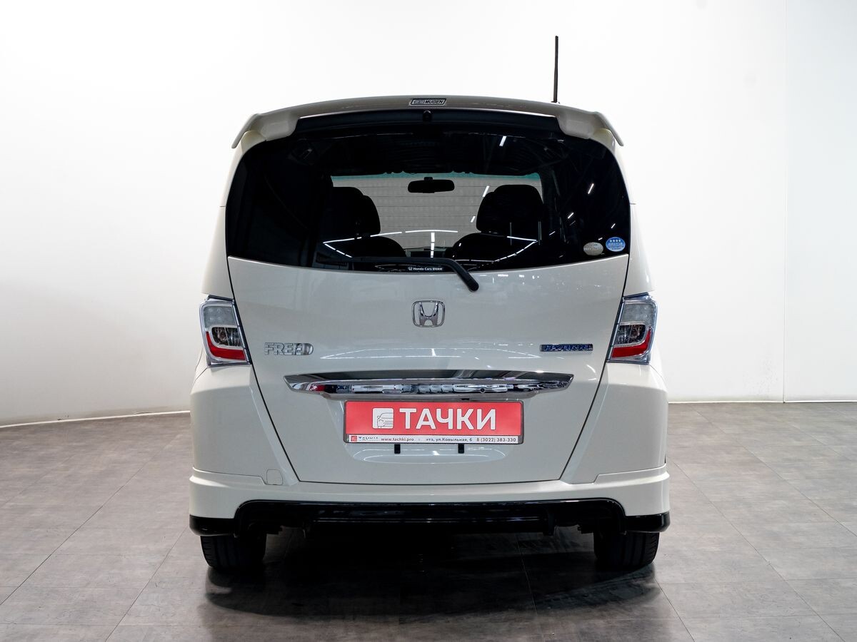 Honda Freed 2012 - фото автомобиля