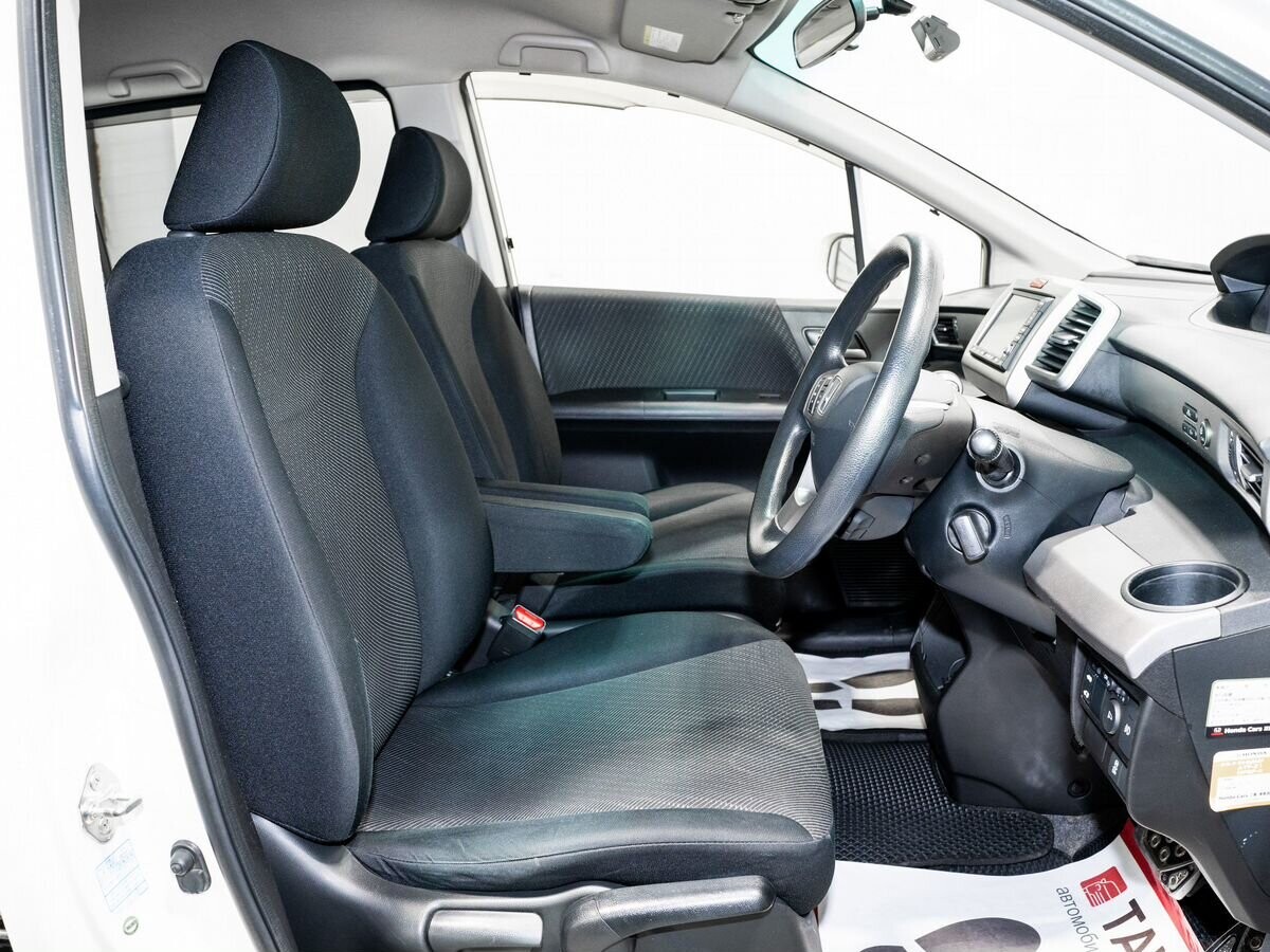 Honda Freed 2012 - фото автомобиля