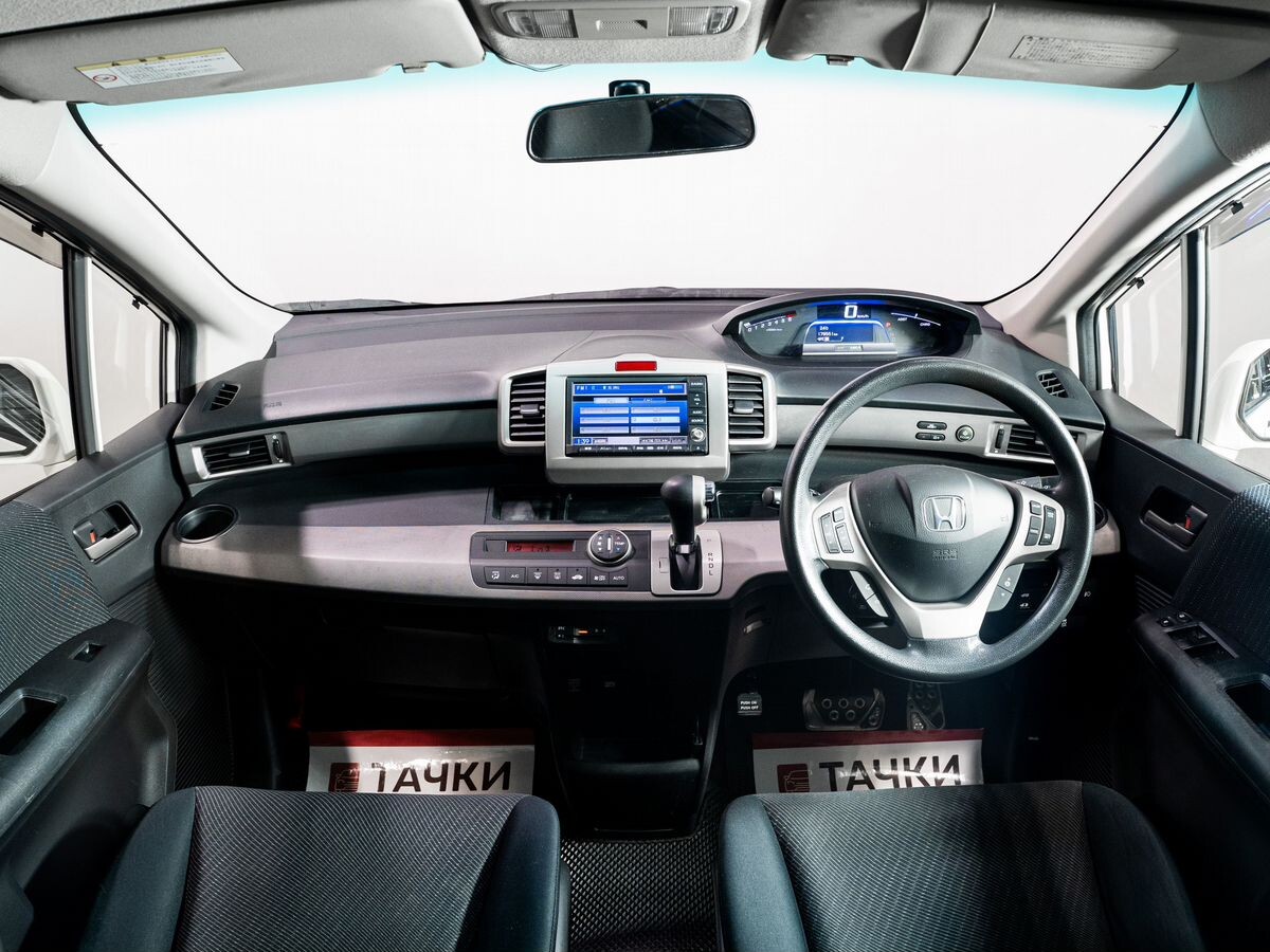 Honda Freed 2012 - фото автомобиля