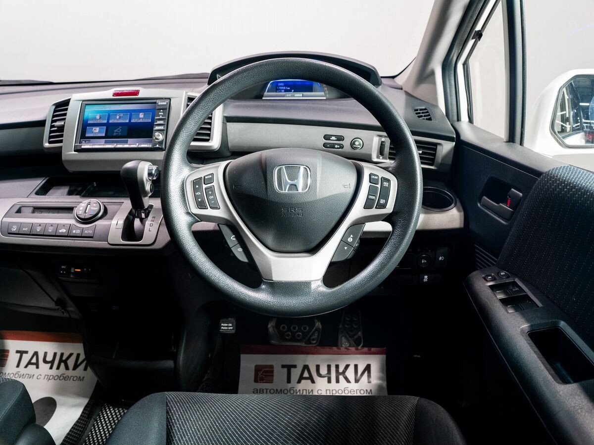 Honda Freed 2012 - фото автомобиля