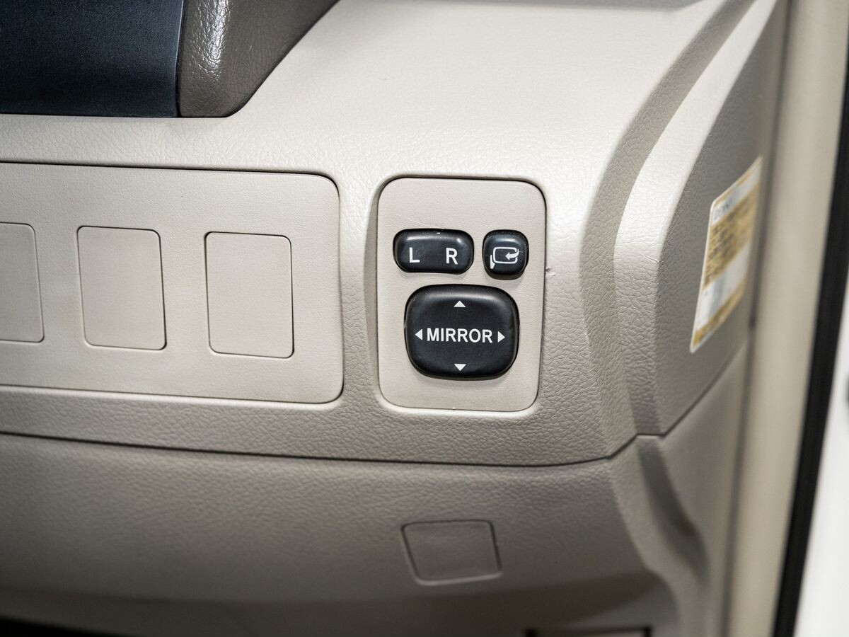 Toyota Camry 2010 - фото автомобиля
