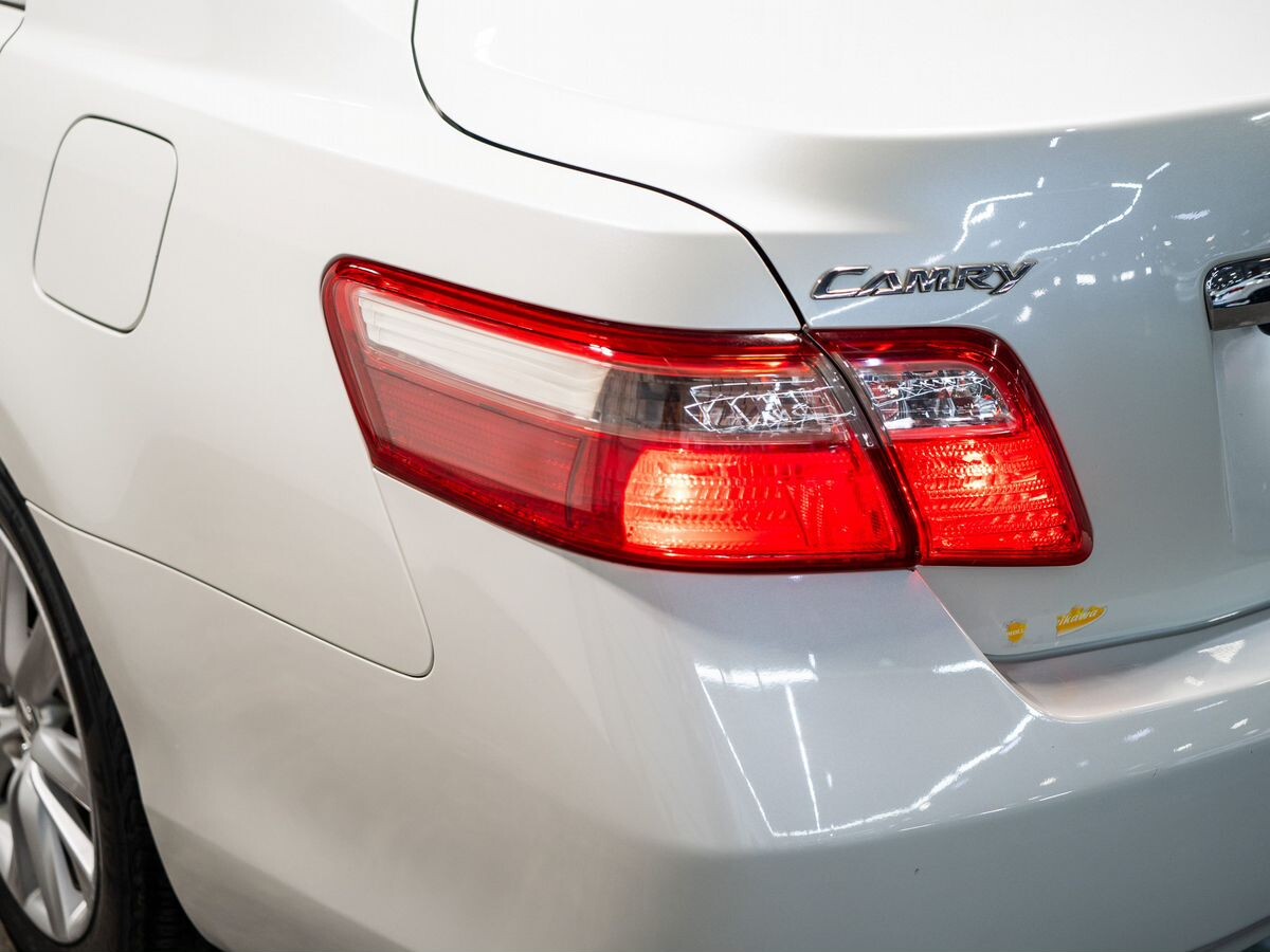 Toyota Camry 2010 - фото автомобиля