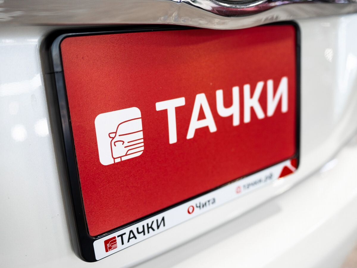 Toyota Camry 2010 - фото автомобиля