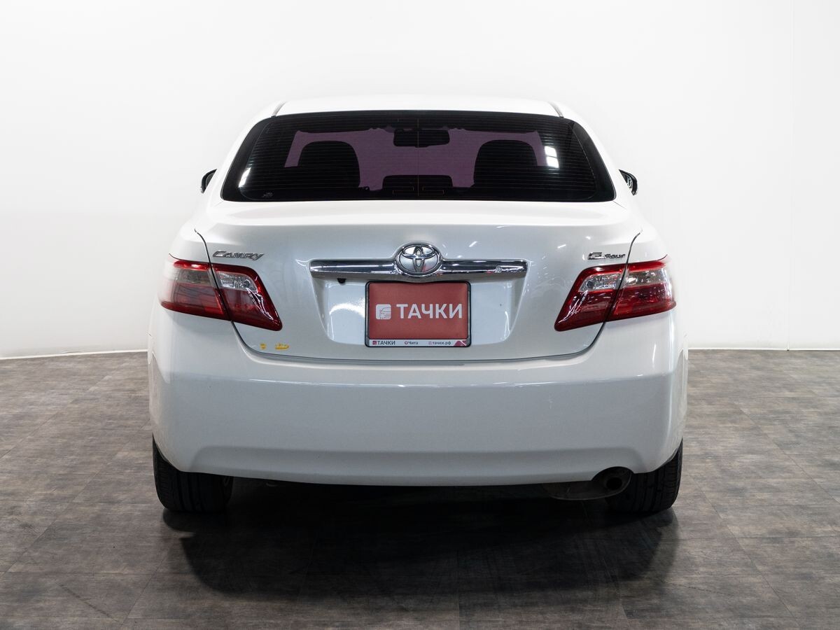 Toyota Camry 2010 - фото автомобиля