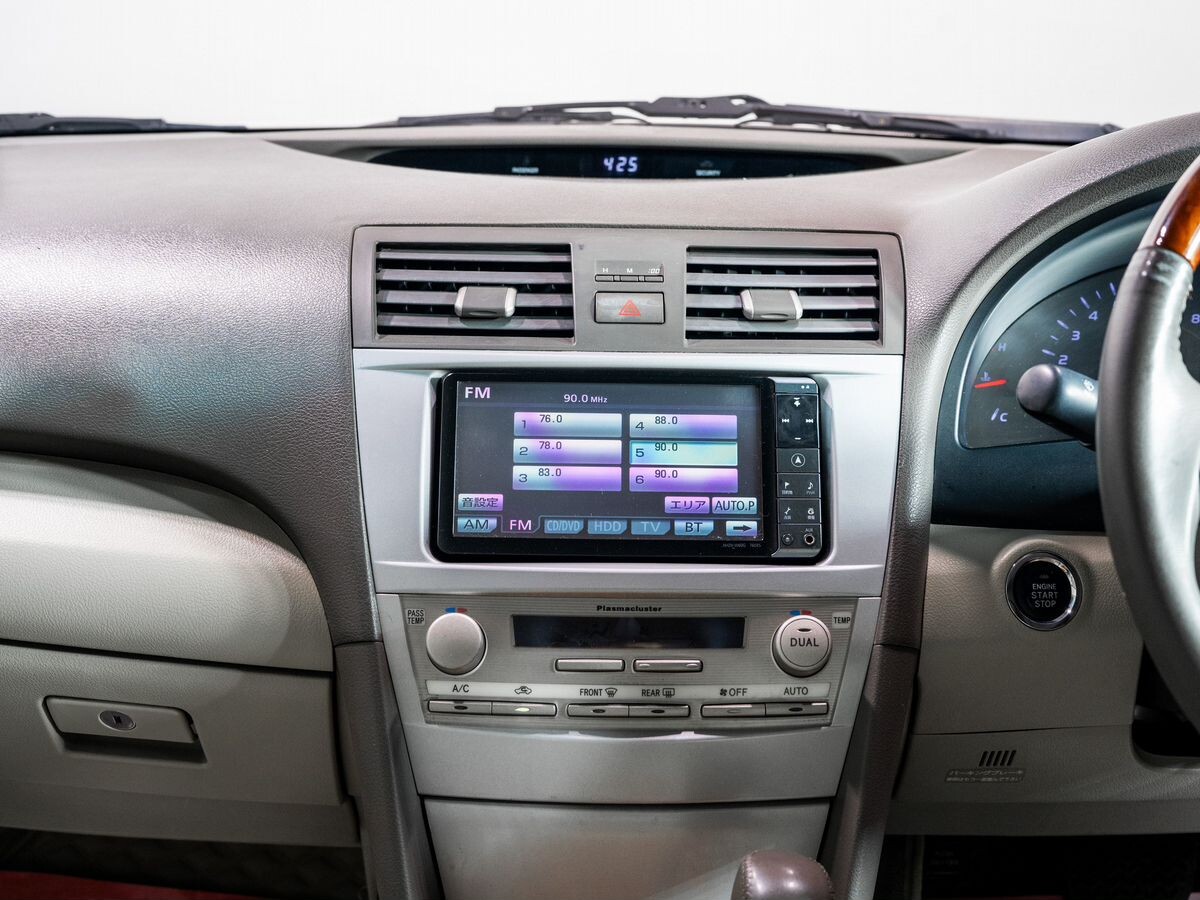 Toyota Camry 2010 - фото автомобиля