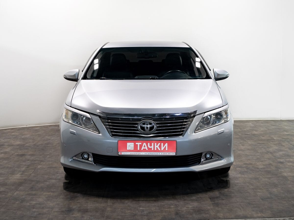 Toyota Camry 2012 - фото автомобиля