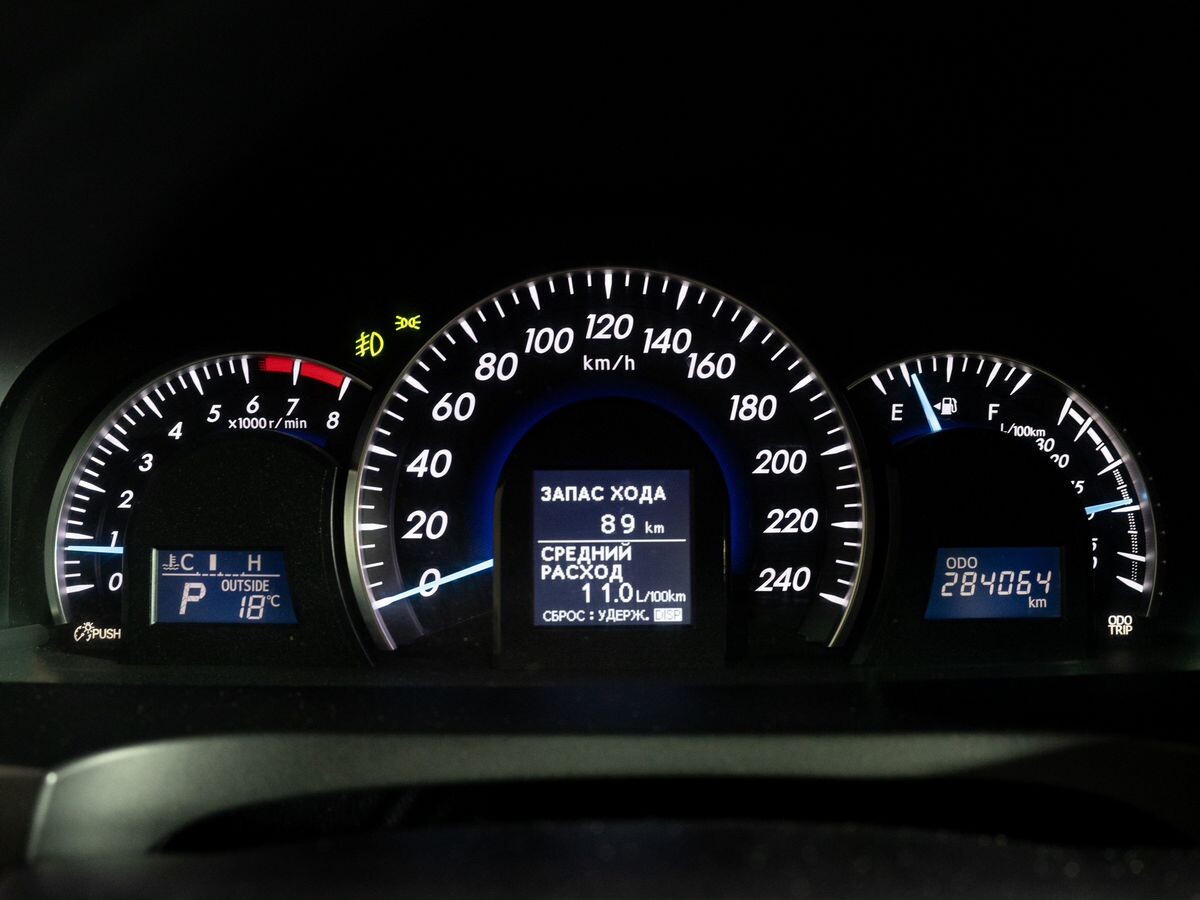 Toyota Camry 2012 - фото автомобиля