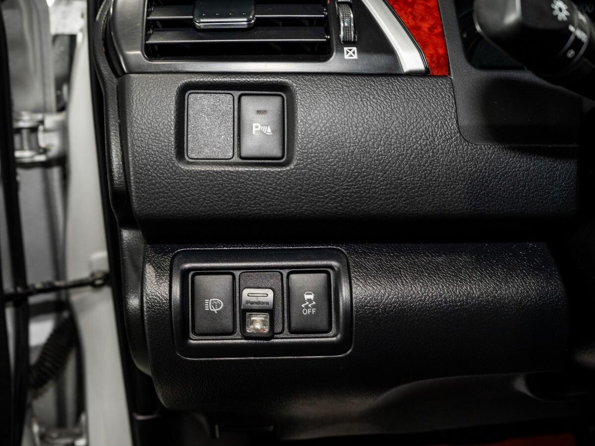 Toyota Camry 2012 - фото автомобиля
