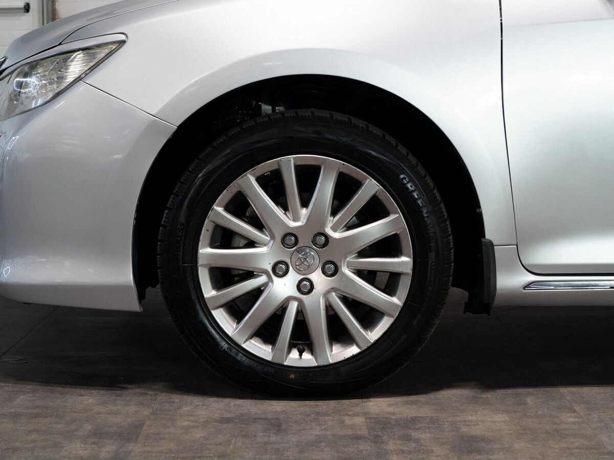 Toyota Camry 2012 - фото автомобиля