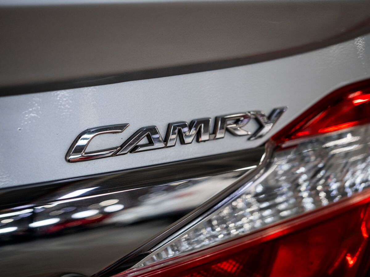 Toyota Camry 2012 - фото автомобиля
