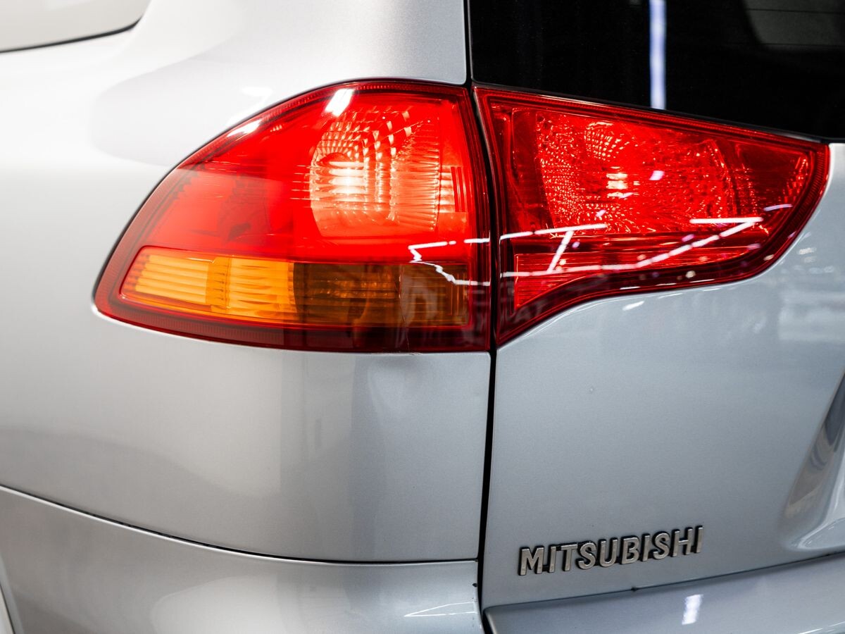 Mitsubishi Pajero Sport 2009 - фото автомобиля